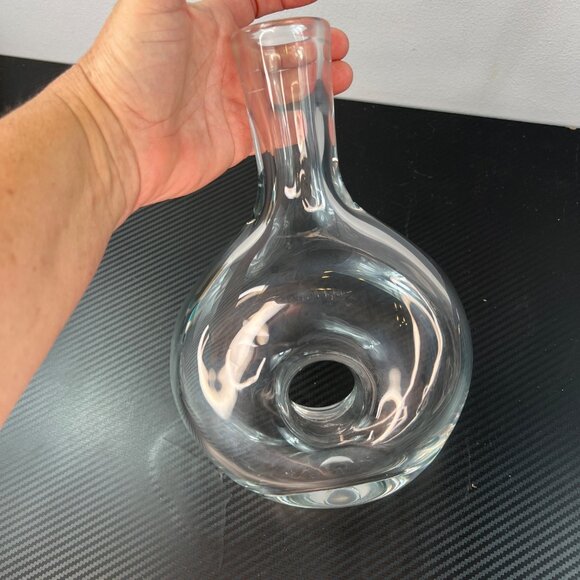 Clear Glass Red Wine Doughnut Hole Decanter With Beautiful Round Stopper EUC - Picture 5 of 12